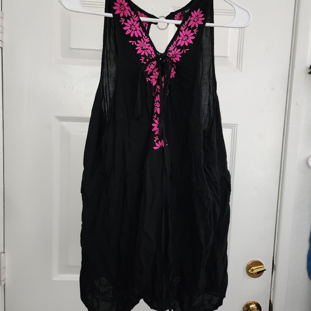 Black tank top with floral patterns size. 22/24